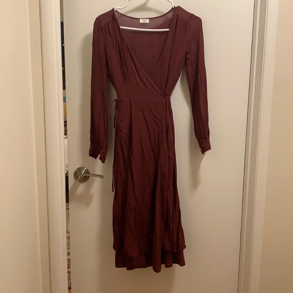 Stunning Wilfred dress in burgundy - Picture 1 of 5